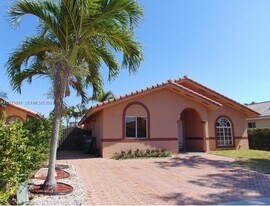 13817 SW 154th St in Miami, FL - Building Photo