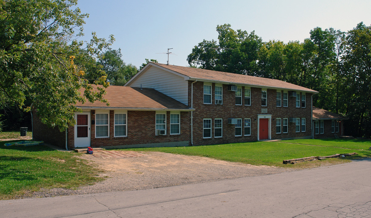 Hi-View Arms in Dayton, OH - Building Photo