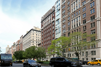 955 Park Ave in New York, NY - Building Photo - Building Photo