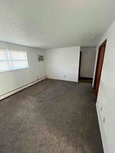 1205 N Duluth Ave-Unit -apartment #1 in Sioux Falls, SD - Building Photo - Building Photo