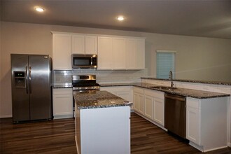210 Bent Creek Dr in Hutto, TX - Building Photo - Building Photo