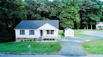 1000 Meadowgreen Dr in Raleigh, NC - Building Photo