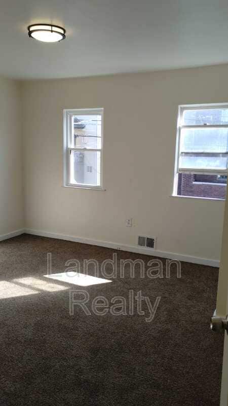 313 Highland Ave in Pitcairn, PA - Building Photo - Building Photo