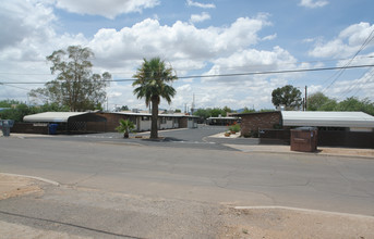 Estrella Flats in Tucson, AZ - Building Photo - Building Photo