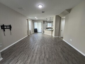 2581 Econ Landing Blvd in Orlando, FL - Building Photo - Building Photo