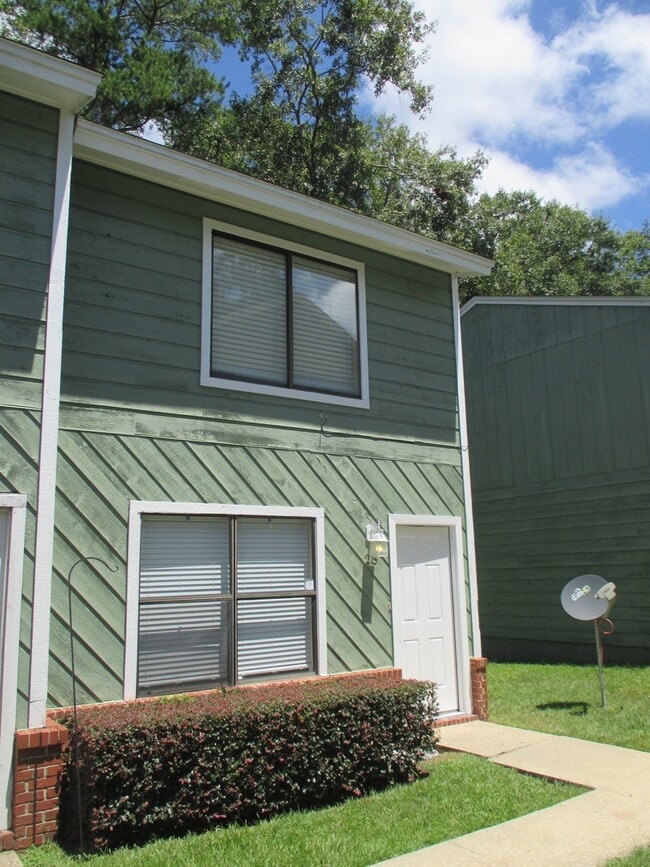 property at 301 S Lipona Rd