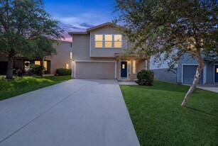 7815 Horse Hollow in San Antonio, TX - Building Photo