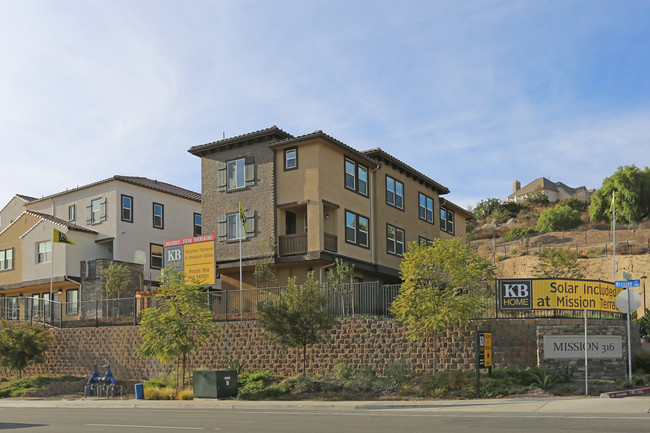 Mission Terrace in San Marcos, CA - Foto de edificio - Building Photo