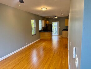 1957 W Race Ave in Chicago, IL - Building Photo - Building Photo