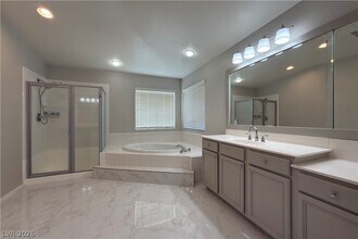 267 Copper Glow Ct in Henderson, NV - Building Photo - Building Photo