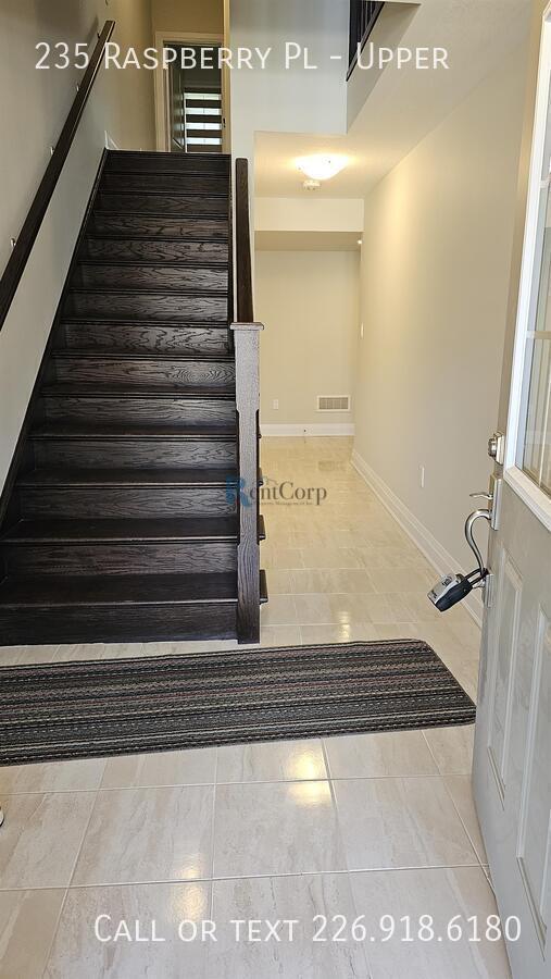 235 Raspberry Pl in Waterloo, ON - Building Photo - Building Photo