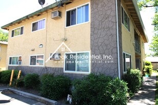 4548 Ashcroft Ave in Sacramento, CA - Building Photo