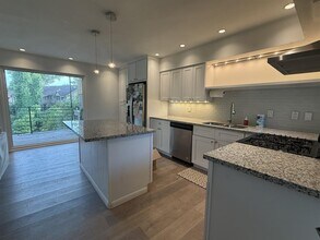 8211 Katy Fwy in Houston, TX - Building Photo - Building Photo