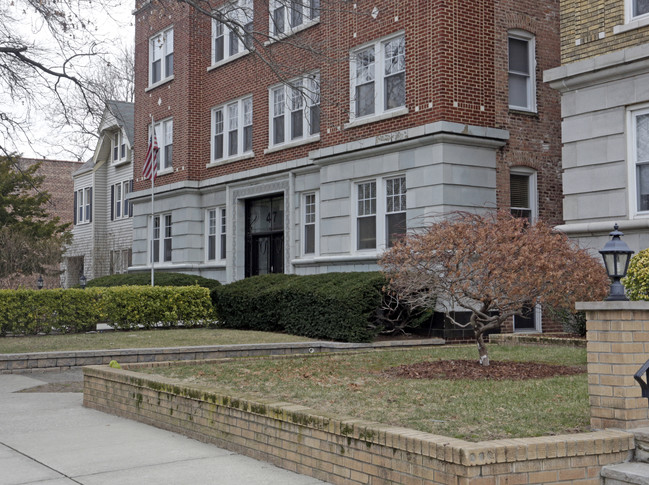 47 N Fullerton Ave in Montclair, NJ - Foto de edificio - Building Photo