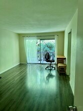 440 Veteran Ave, Unit 407 in Los Angeles, CA - Building Photo - Building Photo