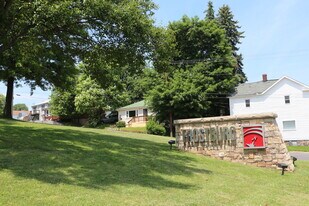 72 E College Ave in Frostburg, MD - Building Photo