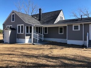 5883 Core Point Rd in Blounts Creek, NC - Building Photo - Building Photo