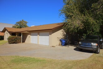 2005 S College Ave in Tempe, AZ - Foto de edificio - Building Photo