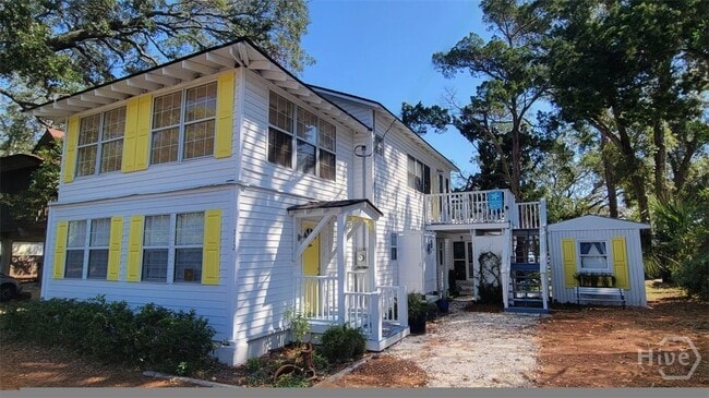 property at 712 2nd Ave