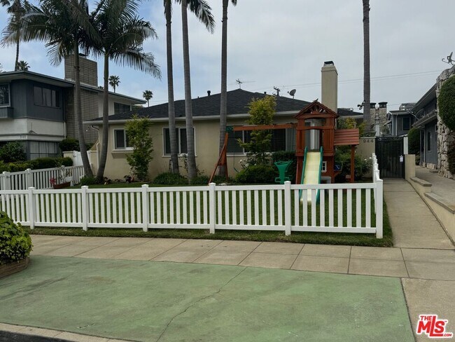 property at 944 21st St