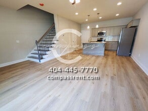 6412 Olmadison Pl in Atlanta, GA - Building Photo - Building Photo