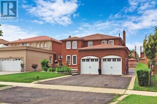 131 Dunstan Crescent in Vaughan, ON - Building Photo