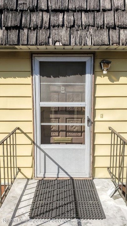 1178 SE Pershing St in Portland, OR - Building Photo