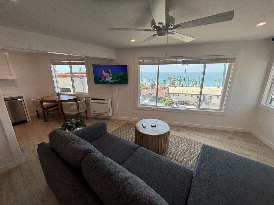 115 Capistrano Ln in San Clemente, CA - Building Photo