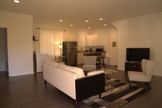 3100 Dogwood Dr in Raleigh, NC - Foto de edificio - Building Photo