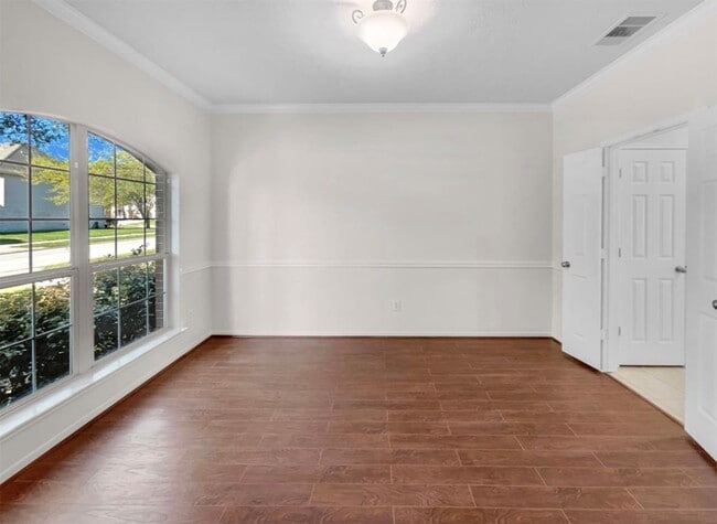 property at 622 Manchester Trail Dr