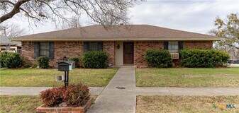 817 N 23rd St in Copperas Cove, TX - Building Photo