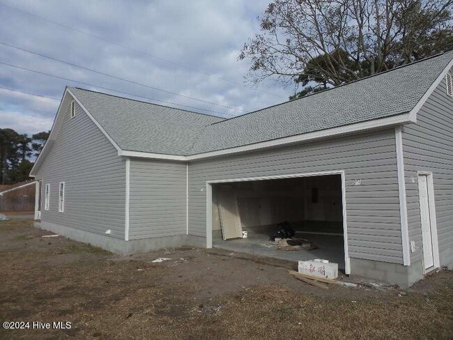 214 Barbour Rd in Morehead City, NC - Building Photo - Building Photo