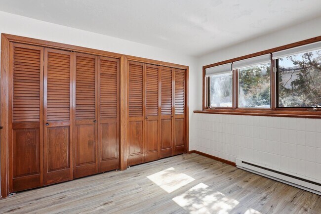 957 Beta Dr in Neenah, WI - Building Photo - Building Photo