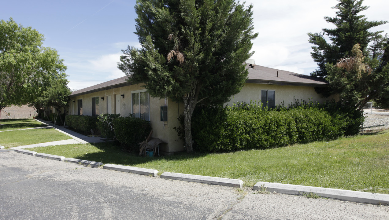 15671 Sueno Ln in Victorville, CA - Building Photo