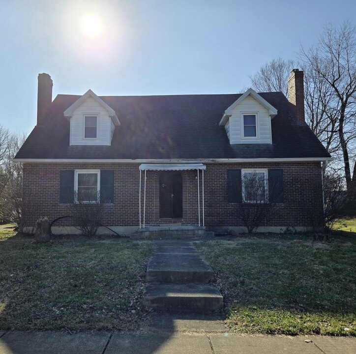 1002 Highland Park Dr in Lexington, KY - Building Photo