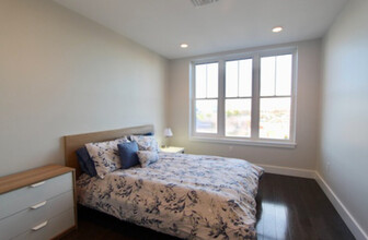 450 McGrath Hwy, Unit 206 in Somerville, MA - Building Photo - Building Photo
