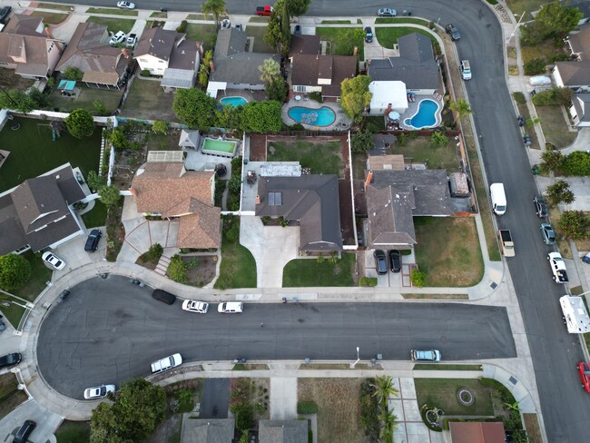 24171 Laulhere Plz in Lake Forest, CA - Building Photo - Building Photo