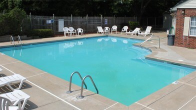 3411 NW Duncan Rd-Unit -06 in Blue Springs, MO - Building Photo - Building Photo