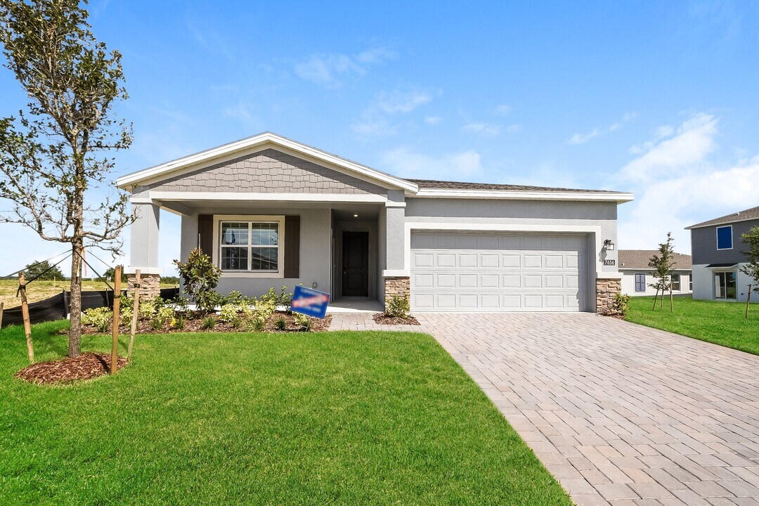 7656 Gemstone St in Groveland, FL - Building Photo