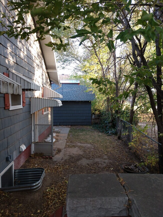 23 E 6th Ave Rentals in Hutchinson, KS