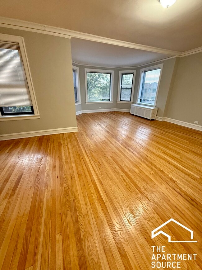 6901 S Paxton Ave in Chicago, IL - Foto de edificio - Building Photo