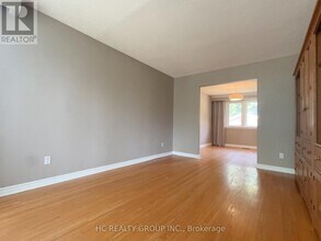 53 Treverton Dr in Toronto, ON - Building Photo - Building Photo