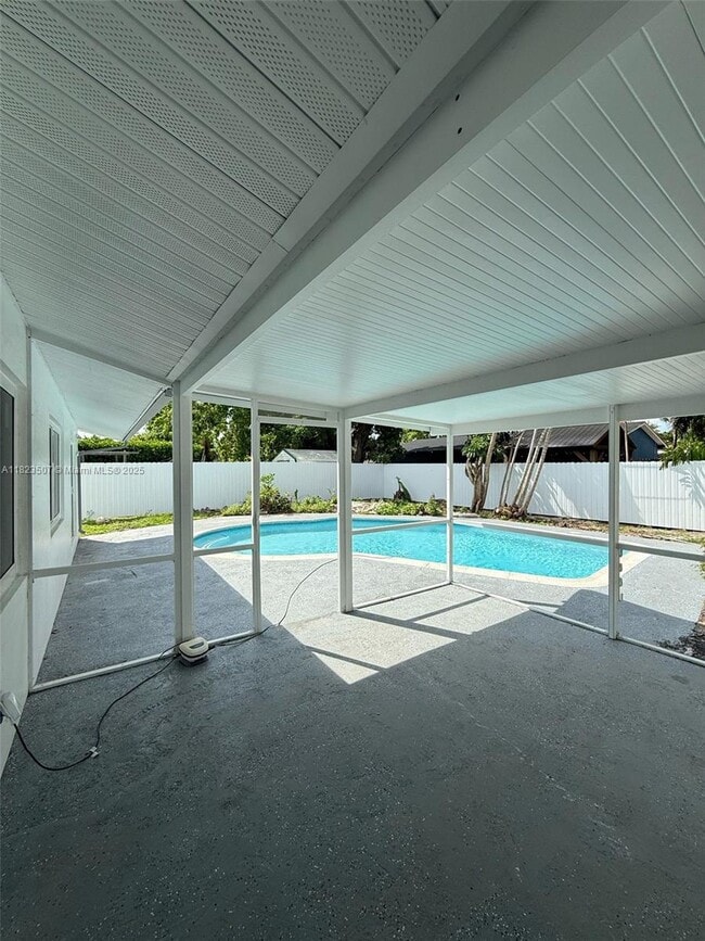 9934 SW 195th St in Cutler Bay, FL - Building Photo - Building Photo