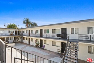 115 N Oak St in Inglewood, CA - Building Photo - Building Photo