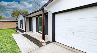 403 Vance St in League City, TX - Building Photo