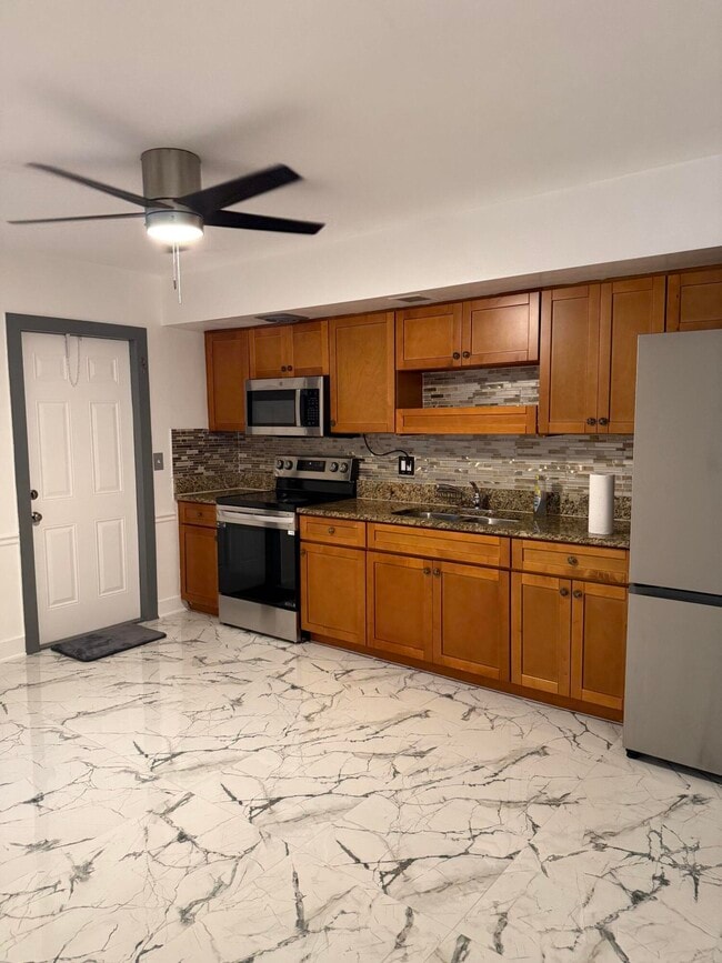 415 SW 8th St in Hallandale Beach, FL - Building Photo - Building Photo