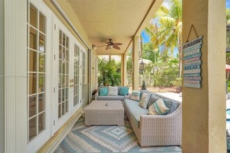 904 Stillwater Ct in Weston, FL - Building Photo - Building Photo
