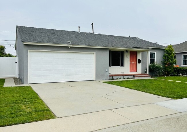 3653 Lomina Ave in Long Beach, CA - Building Photo - Building Photo