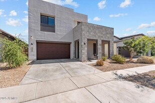 816 E Monte Wy in Phoenix, AZ - Building Photo
