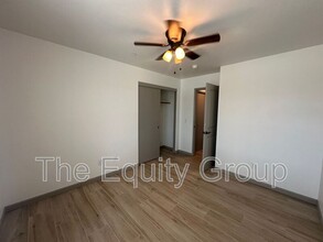 1838 Santa Cruz Dr W in Tulare, CA - Foto de edificio - Building Photo